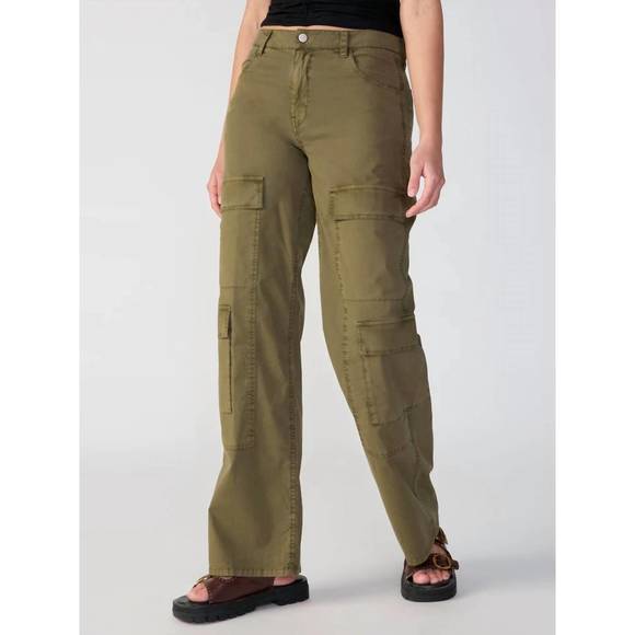 NEW SANCTUARY low slung y2k standard rise cargo pant in mossy green - Picture 2 of 9